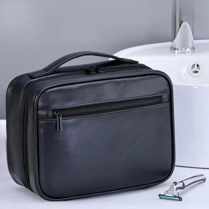 Trousse de toilette homme suspendue en cuir – Organisation et praticité