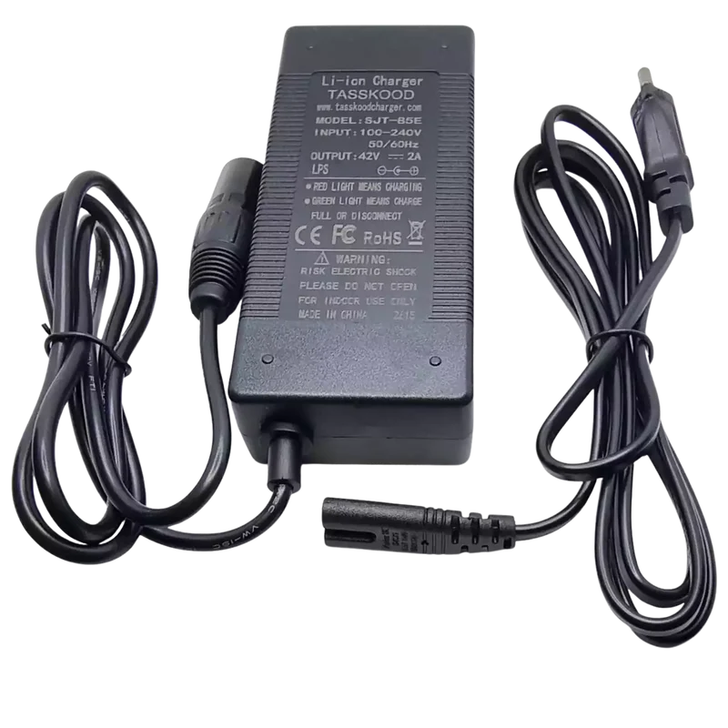Chargeur XLR 4P – 42 V 2 A pour batterie Li-ion 36 V