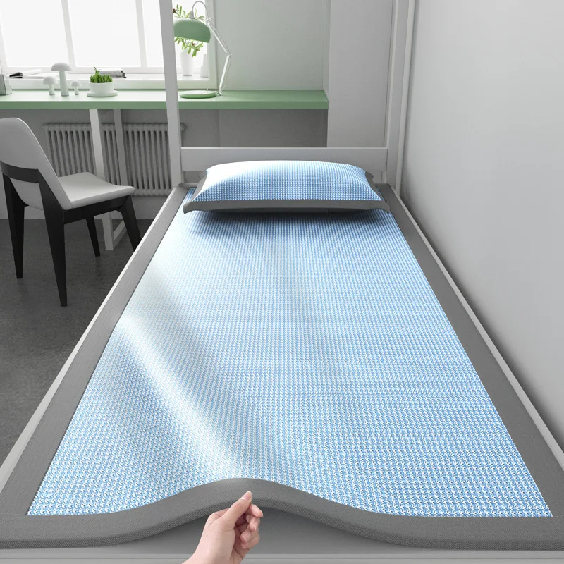 Tapis de Lit Rafraîchissant – Effet Soie Glacée et Tissu Respirant pour les Nuits d’Été